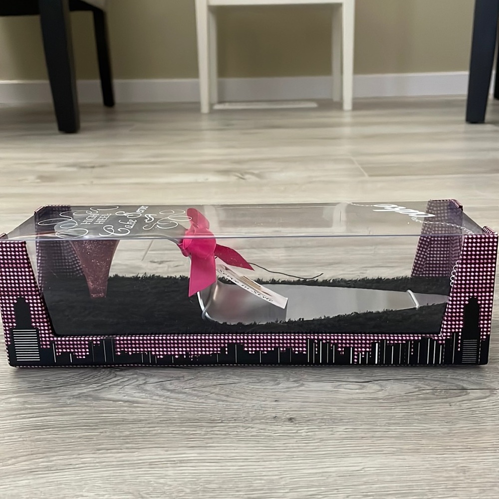 High Heel Cake Server